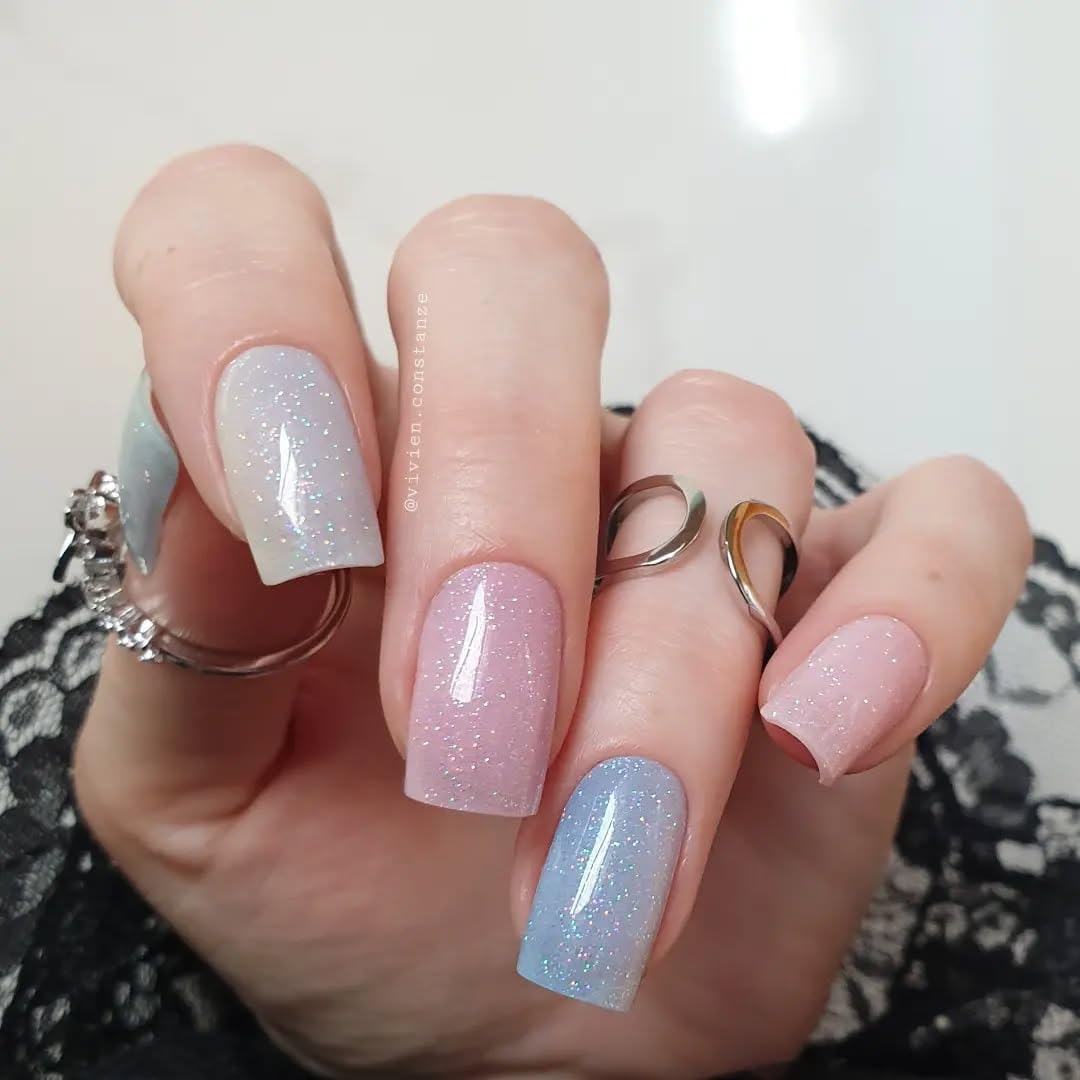 DUKASOU Semi Cured Gel Nail Strips, Mermaid | 28 pcs Gel Nail Strips Work with Any UV Lamp, Salon Quality UV Gel Nail Stickers, Easy to Apply for Home Nails DIY