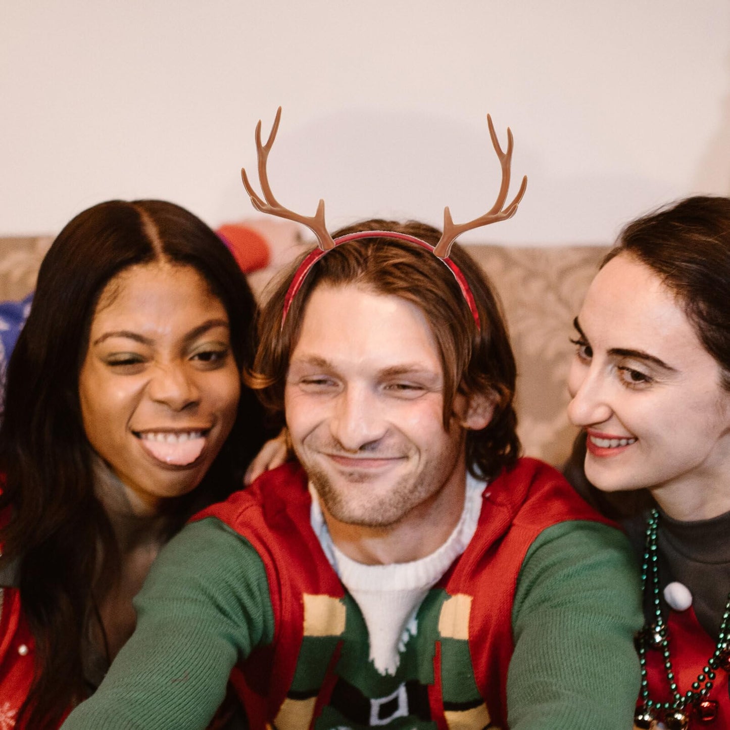 SAFIGLE Headband, 4 Pair Plastic Deer Antlers DIY Imitation Reindeer Antlers Headband for Cosplay, Christmas, Party Decorations, Unisex, Hand Wash Only